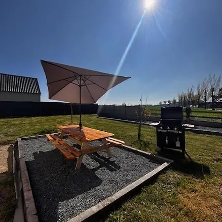 Holiday home Grande Maison, 10 Voyageurs, Jardin Et Terrain De Petanque