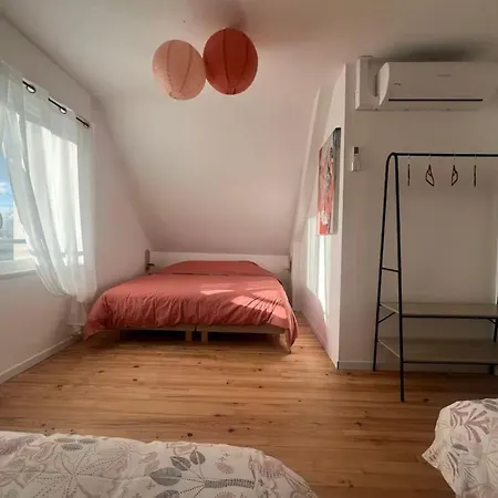 Grande Maison, 10 Voyageurs, Jardin Et Terrain De Petanque Holiday home *
