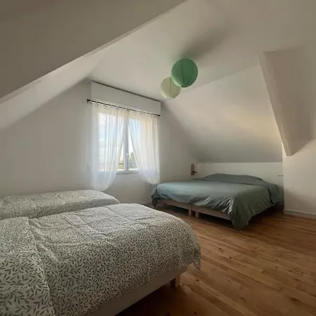 Grande Maison, 10 Voyageurs, Jardin Et Terrain De Petanque Holiday home