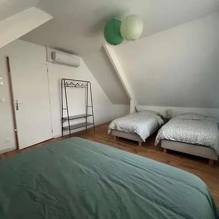 Grande Maison, 10 Voyageurs, Jardin Et Terrain De Petanque Holiday home